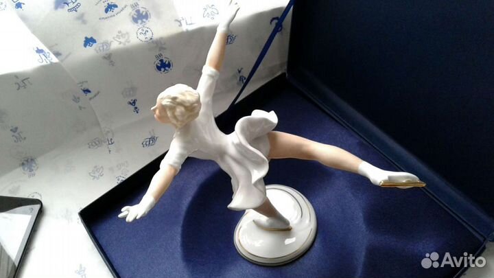 Статуэтка Германия, Фигуристка