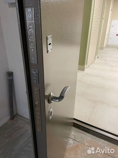 Дверь металлическая новая