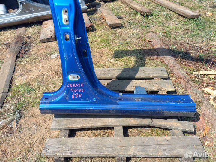 Порог правый Kia Cerato седан 2012