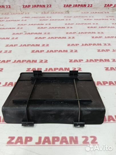 Заглушка кармана обшивки багажника задняя Toyota