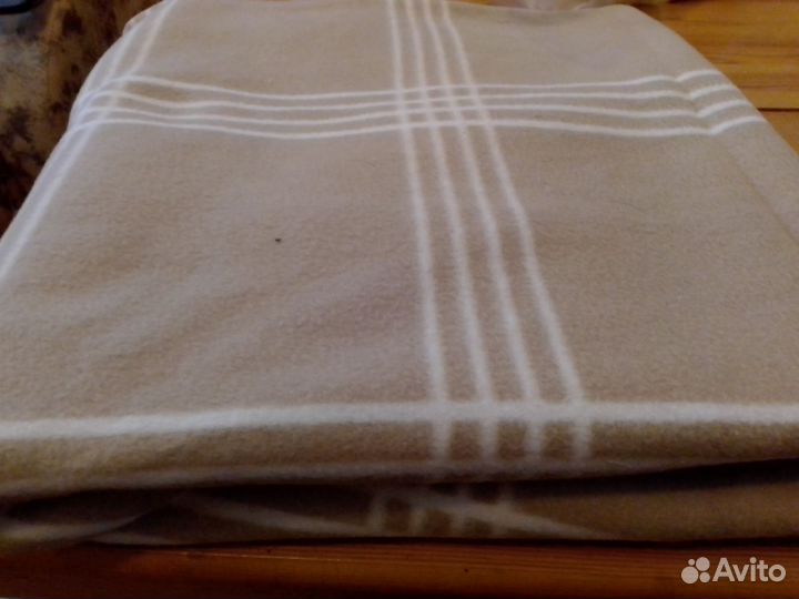 Одеяло шерстяное