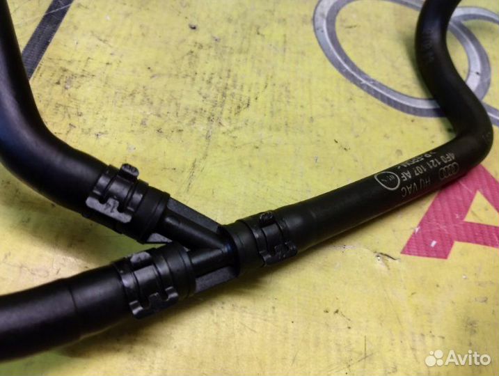 Патрубок системы охлаждения Audi A6 универсал 2.8