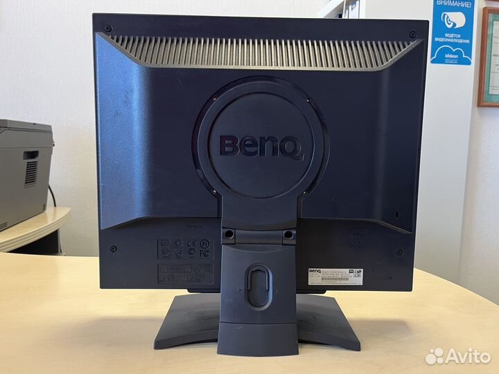Монитор benq Q7T4