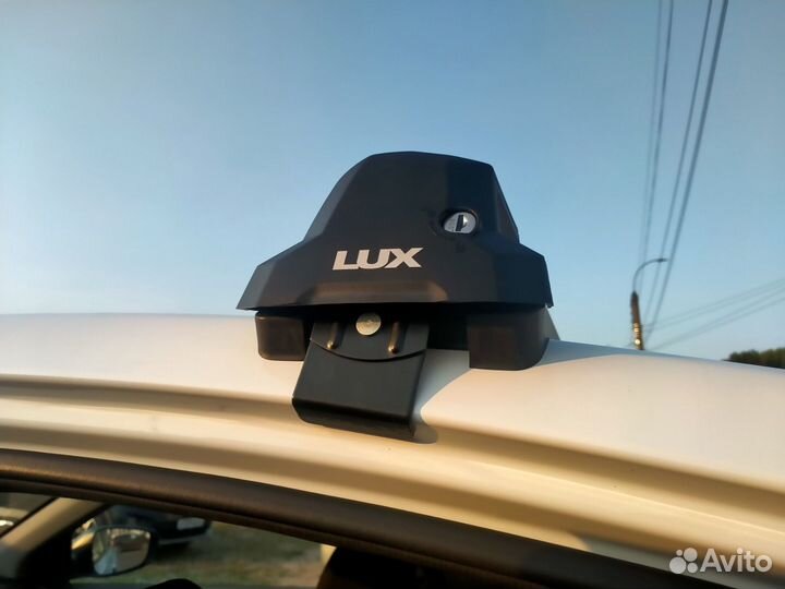 Багажник LUX City на гладкую крышу