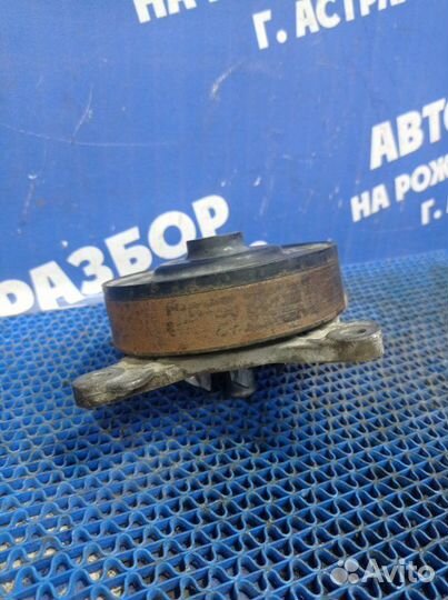 Помпа Toyota Auris хэтчбек 1ZR 2007