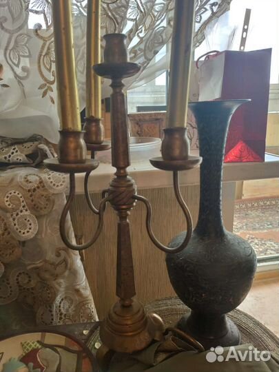 Бронзовый подсвечники и вазочки