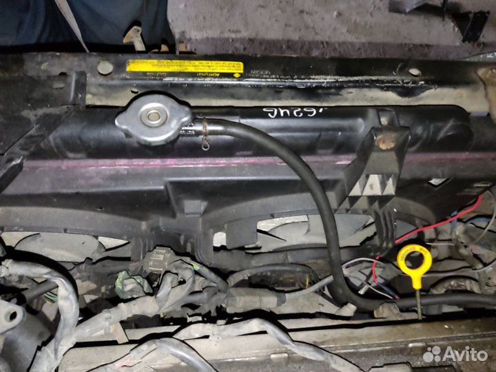 Радиатор двигателя Nissan Maxima A33 седан VQ20