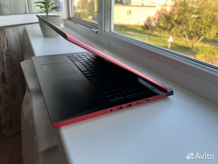 Ноутбук dell/Core i5/16Gb/ssd/1Tb/GTX 1060(6Gb)