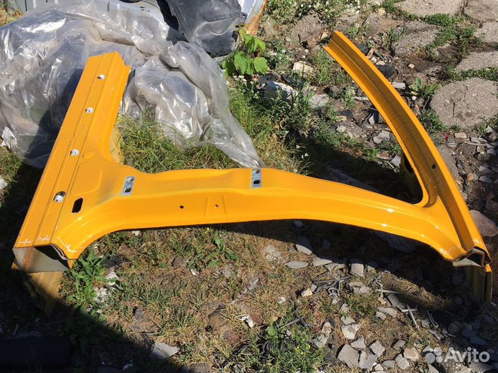 Стойка средняя левая Ford Focus 3