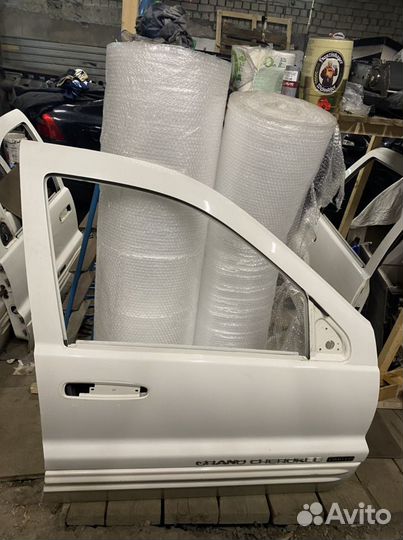 Дверь передняя правая jeep grand cherokee wj