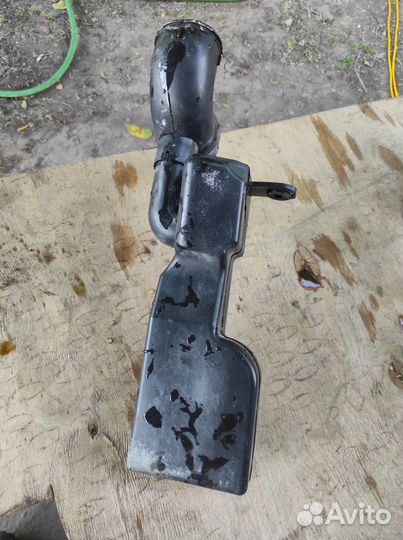 Патрубок воздушного фильтра Mazda Familia AT ZL BJ