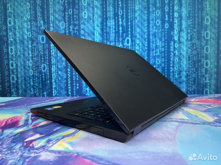 Ноутбук Dell Inspiron / Core i7 / GeForce / 15.6