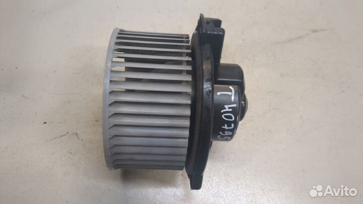 Двигатель отопителя Toyota Camry