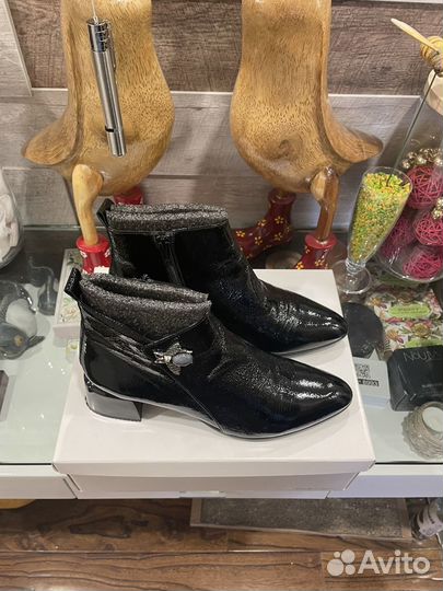 Hispanitas Ботинки