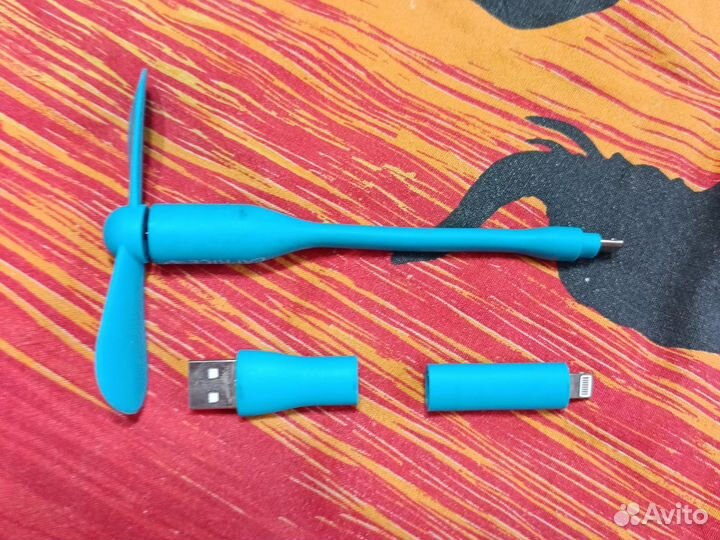 Мини вентилятор. Работает от телефона/пауэр-банка