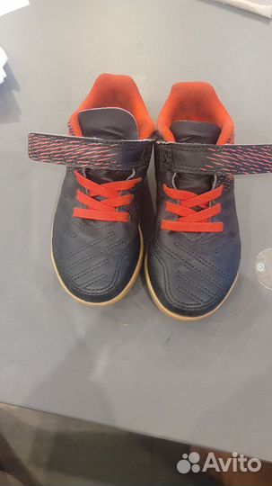 Детские футбольные бутсы