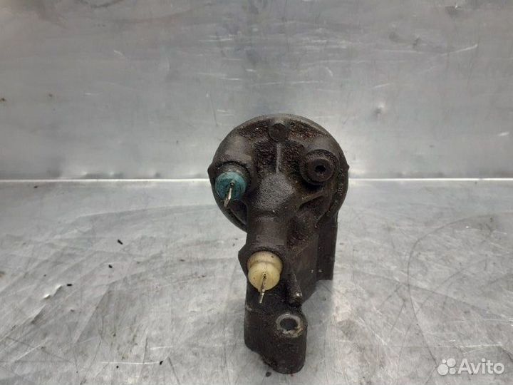 Кронштейн масляного фильтра Audi 80/90 B3