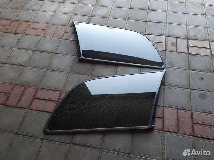 Стекло собачатника Nissan Presage basara