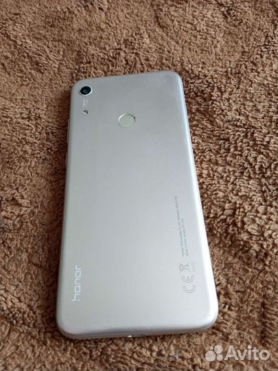 Телефон honor 8а