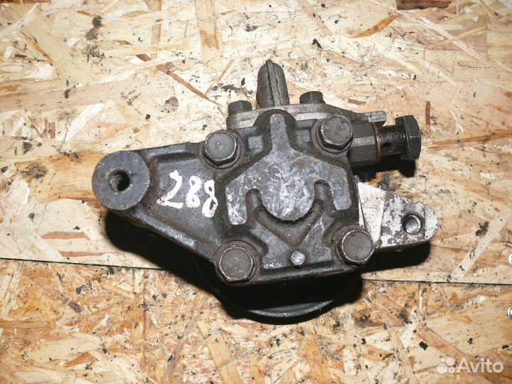 Насос гур Hyundai Elantra 2002 г 2,0 л