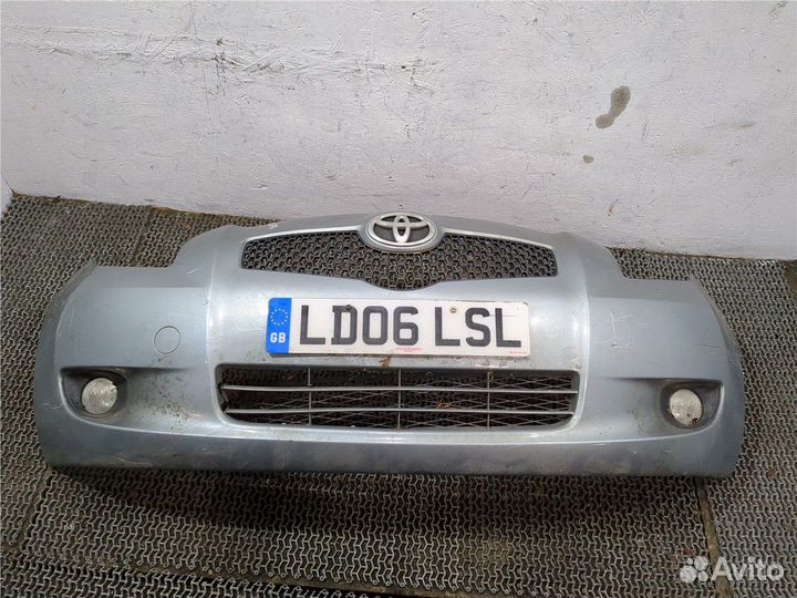 Решетка радиатора Toyota Yaris, 2006