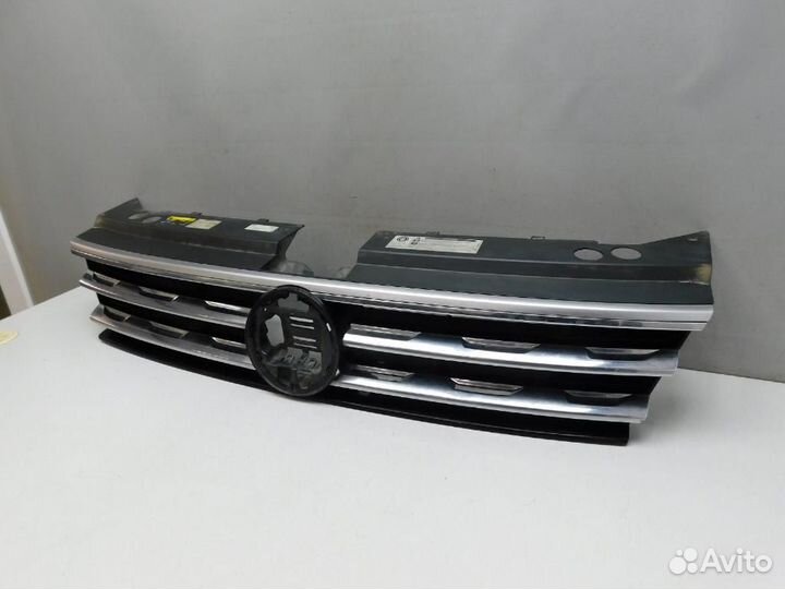 Решетка радиатора Volkswagen Tiguan