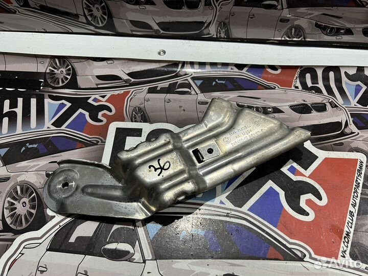 Кронштейн правого переднего подкрылка Bmw e60 e61