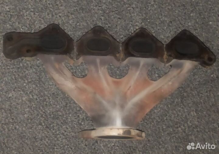 Выпускной коллектор двигателя А16DMS Шевроле Реззо