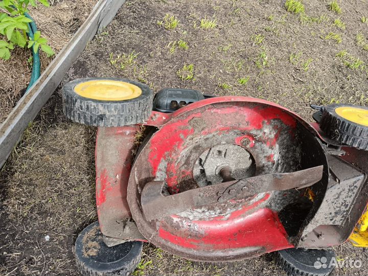 Газонокосилка бензиновая