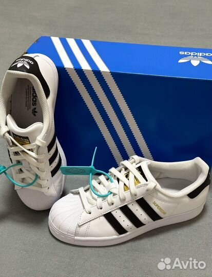 Adidas superstar poizon