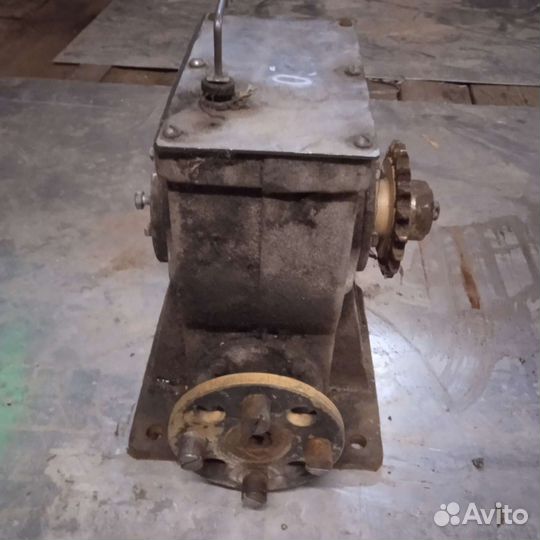 Электродвигатель с редуктором