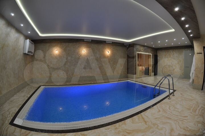 Коттедж 350 м² на участке 10 сот.