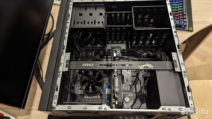 MSI MAG Codex X GeForce RTX 4070, i5-12400F