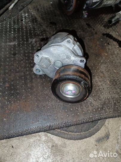 Ролик натяжной Nissan X-Trail T32 MR20DD