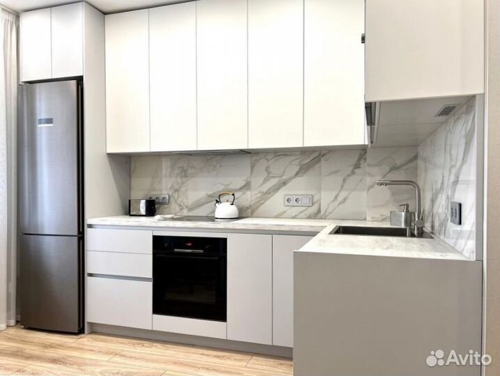 Кухня угловая белая