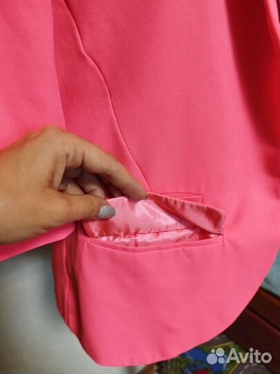 Пиджак розовый 44р