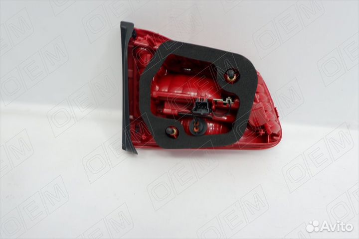 Фонарь правый задний в крышку багажника 908960