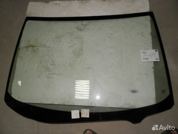 Стекло ветрового окна Nissan 