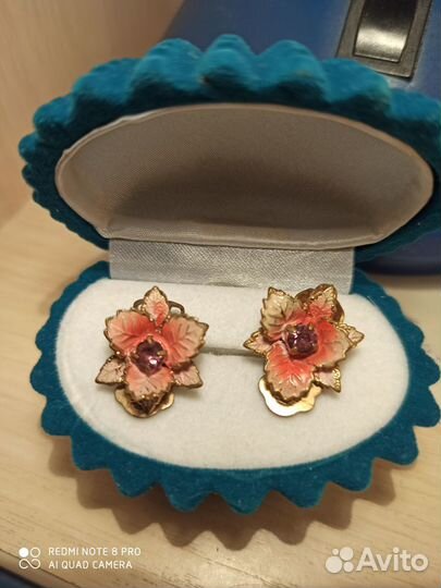 Броши и клипсы винтаж