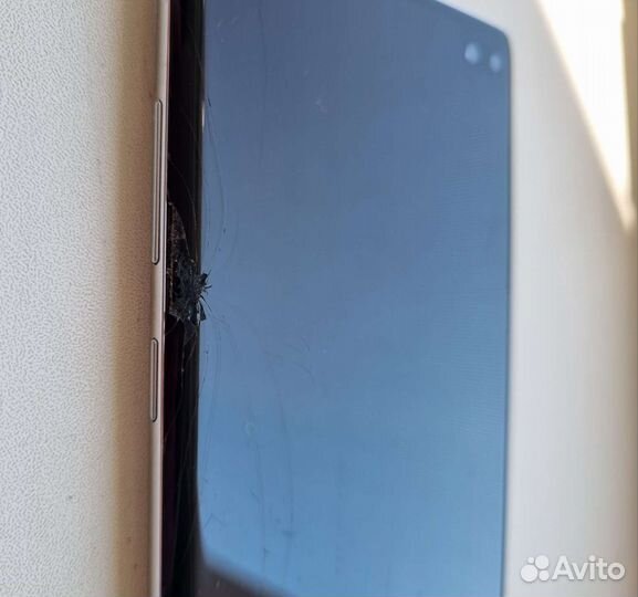 Samsung Galaxy S10+, 8/128 ГБ