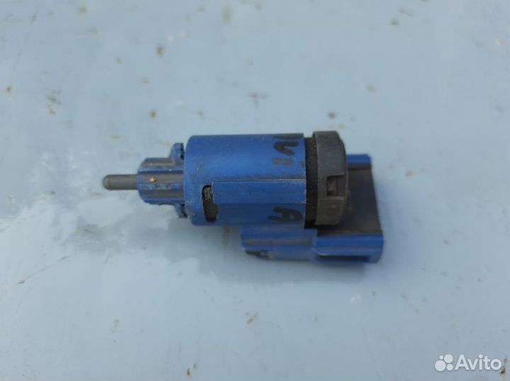 Датчик педали сцепления Шкода Фабия