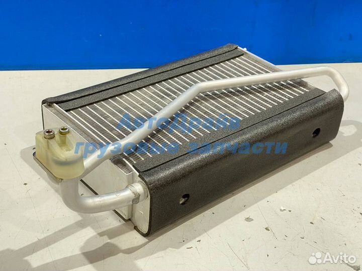 Радиатор кондиционера Mercedes Actros 307x200x65 м