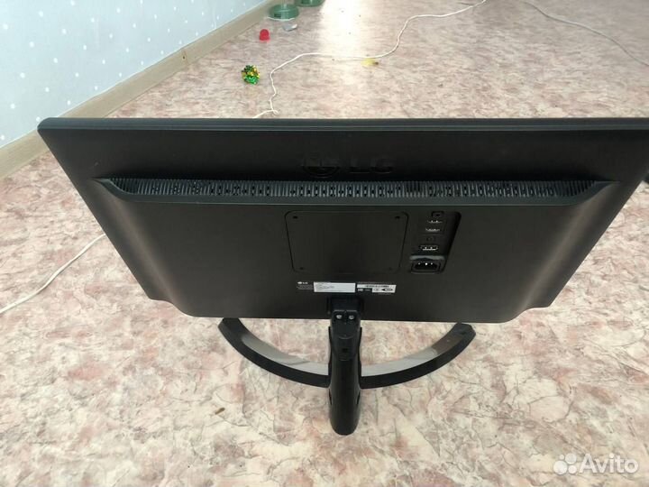 4K Монитор LG 24UD58