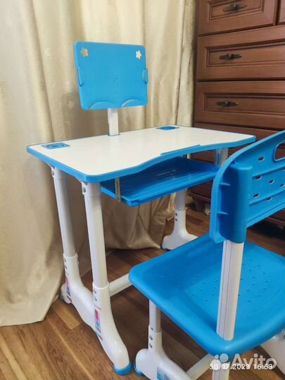 Детский стол парта и стул