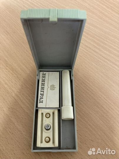 Бритвенный станок в футляре. СССР