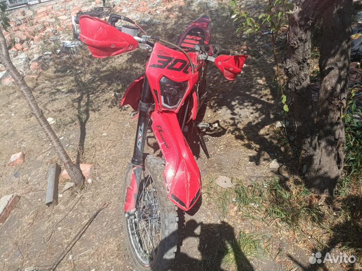 Продаю fxmoto yx300
