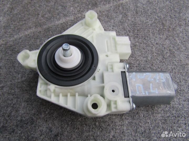 Мотор стеклоподъемника Mercedes W213 A2059060013