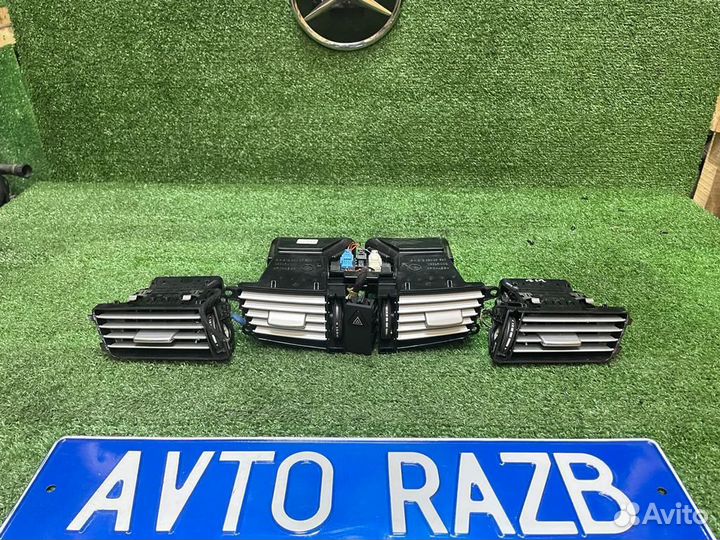 Дефлектор воздуховод на Мерседес w212