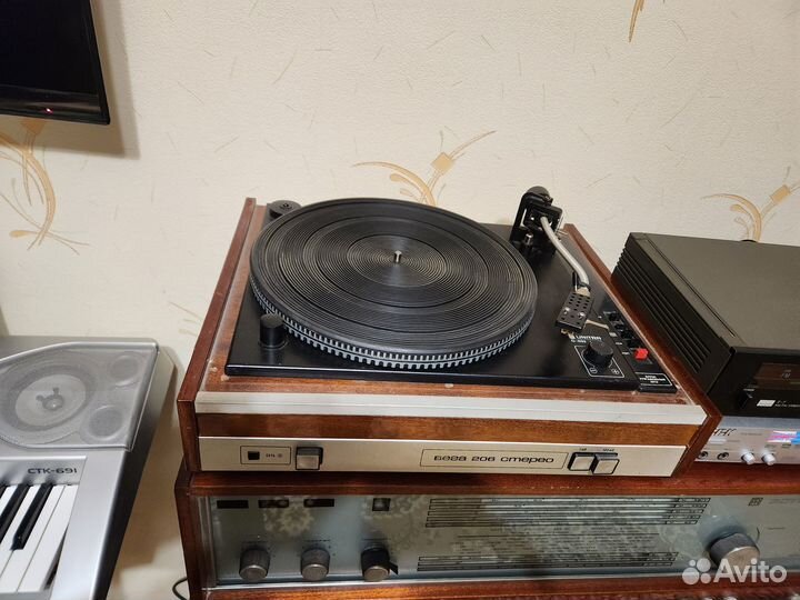 Проигрыватель винила Вега 206