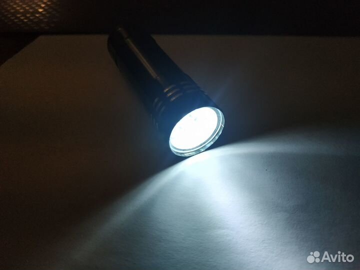 BT наушники, фонарь, USB прикуриватель Цена за всё